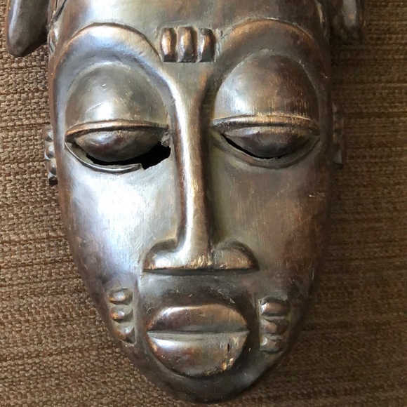EARLY ANTIQUE HAND CARVED AFRICAN TRIBAL MASK